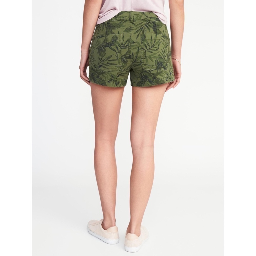 Old Navy‎ Green Tropical Leaf Chino Shorts 0